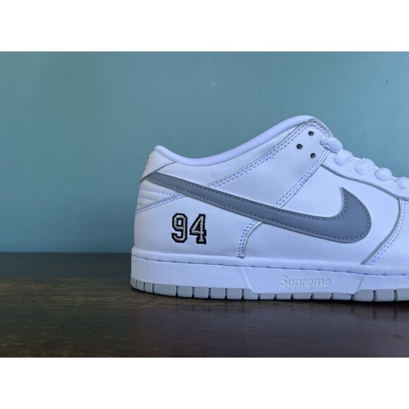 Nike SB Dunk Low x Supreme White/Metallic Silver Men\'s Size 11 HQ8487-100 main image 11